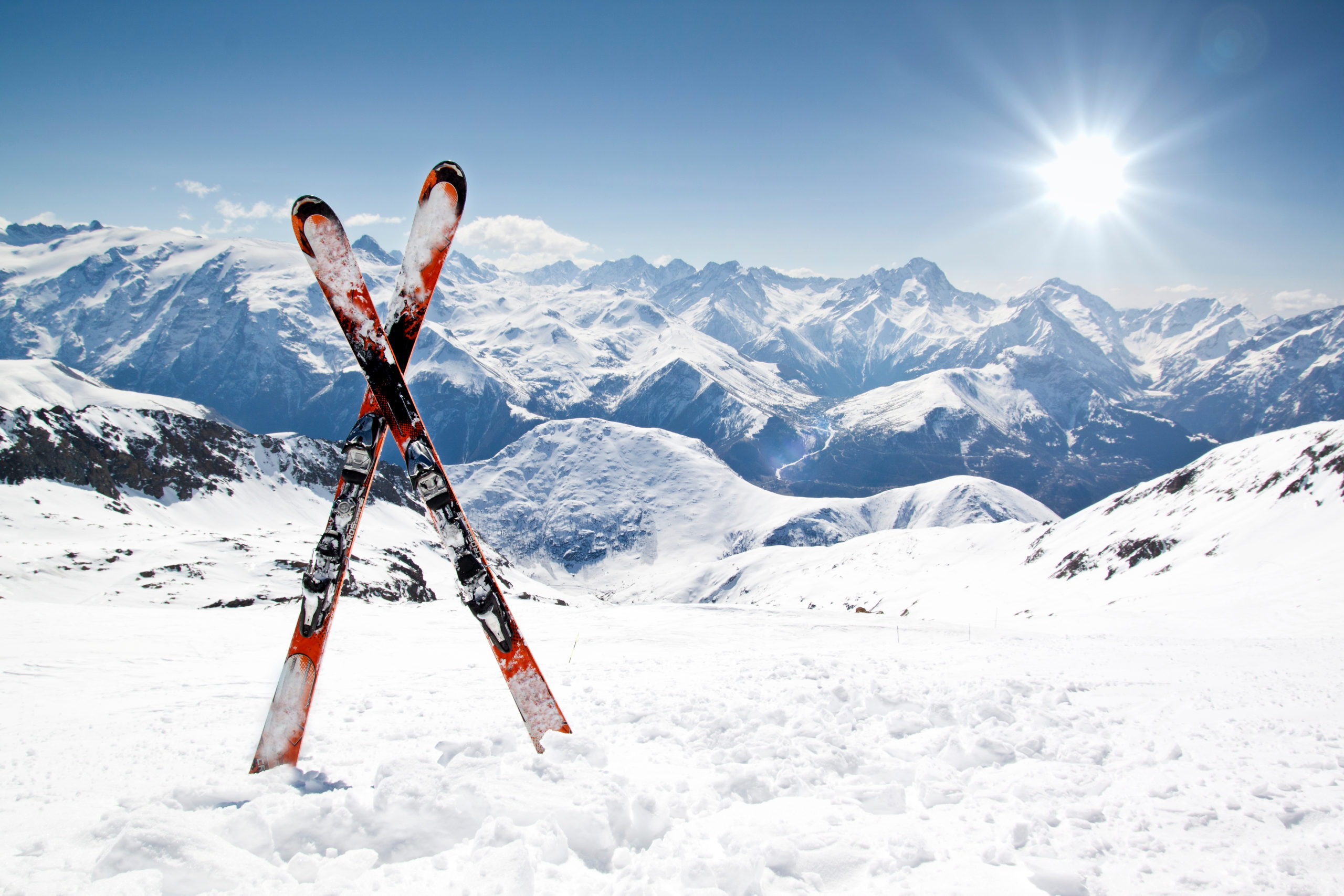 Tips-to-Protect-Yourself-on-a-Skiing-Holiday